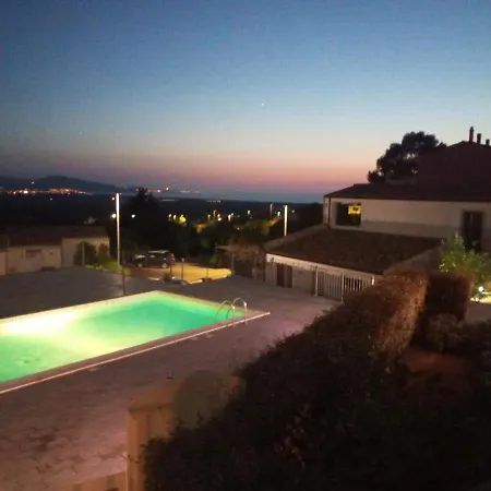Appartement Superbe Dans Petite Résidence . Badesi